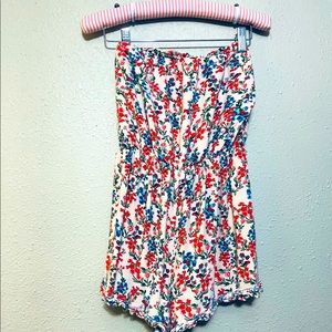 Crystal Doll. Women’s Floral Romper Size M
